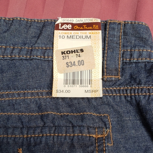 NWT Lee denim bermuda long length, lower on the waist - Picture 5 of 5